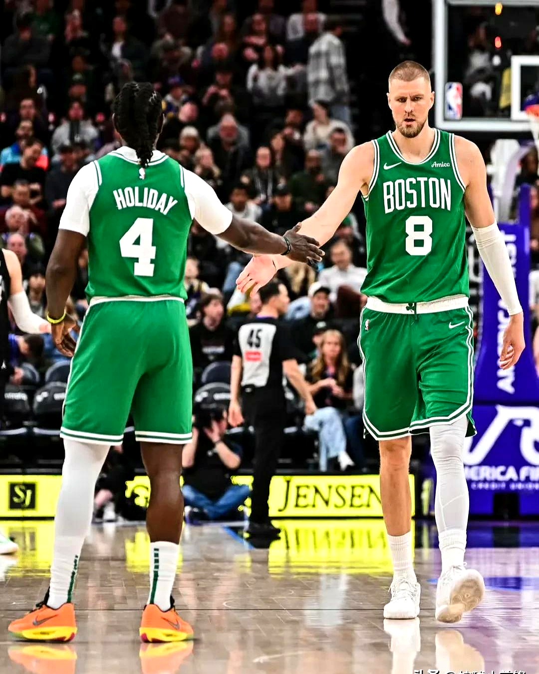 关于凯尔特人队客场力克奇才，塔图姆连砍高分的信息