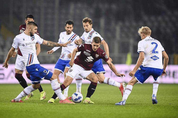 包含斯佩齐亚主场不敌乌迪内斯，积分仍不乐观的词条